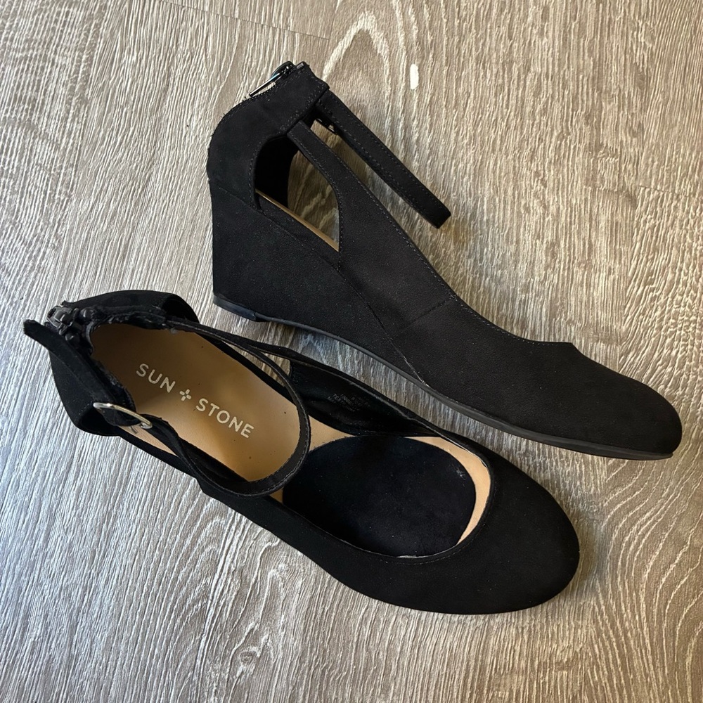 Sun + Stone Miley Black Cutout Wedge Heels Size 9.5 – Suede Ankle Strap Shoes